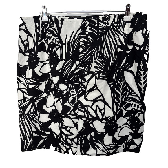 Lane Bryant Women's 20 Black White Floral Wrap Skirt BOHO Resort Vacation Travel - Picture 3 of 8